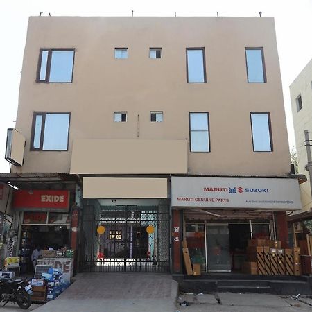 Oyo 14543 Royal Palace And Banquets 마투라 외부 사진