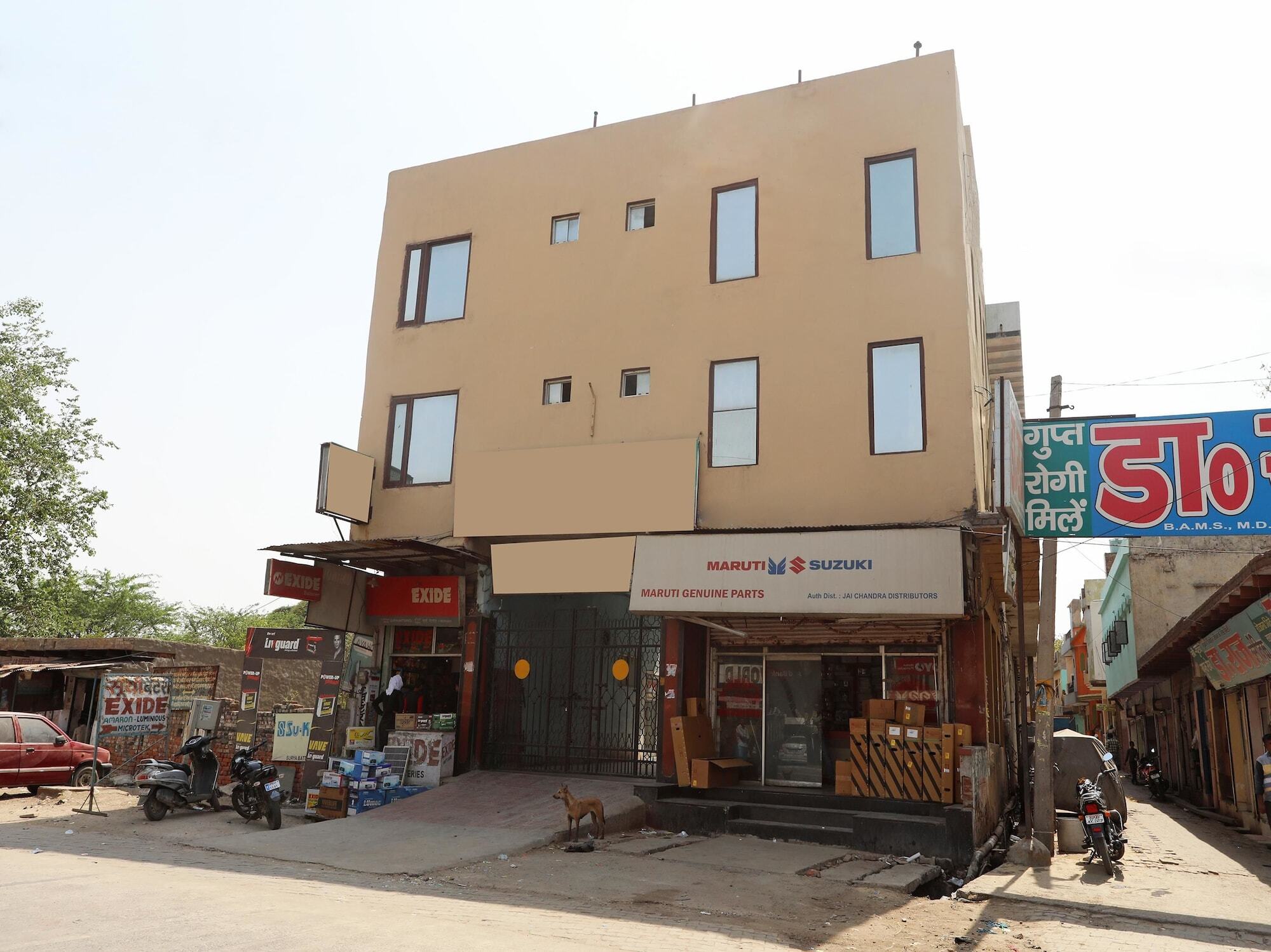 Oyo 14543 Royal Palace And Banquets 마투라 외부 사진